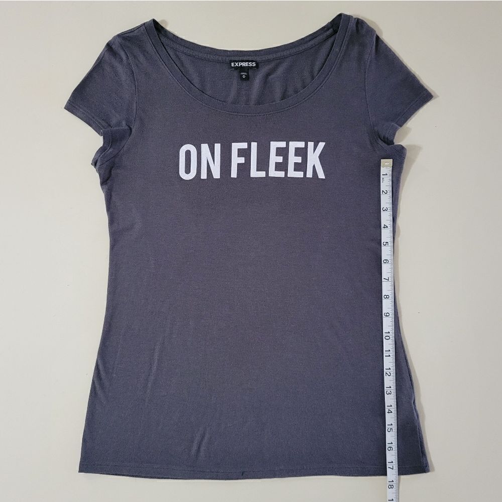 Express Women's Gray Roundneck Graphic On Fleek Short Sleeve T-shirt - Picture 5 of 10